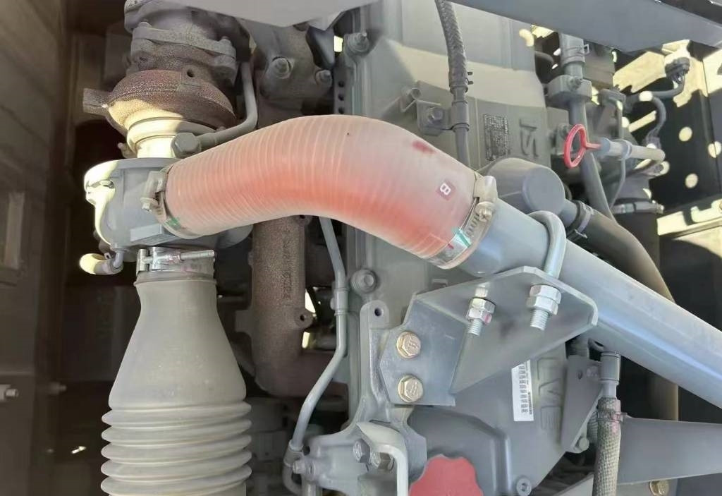 Hitachi 250 - Crawler excavator: picture 2 Hitachi 250 - Crawler excavator: picture 2