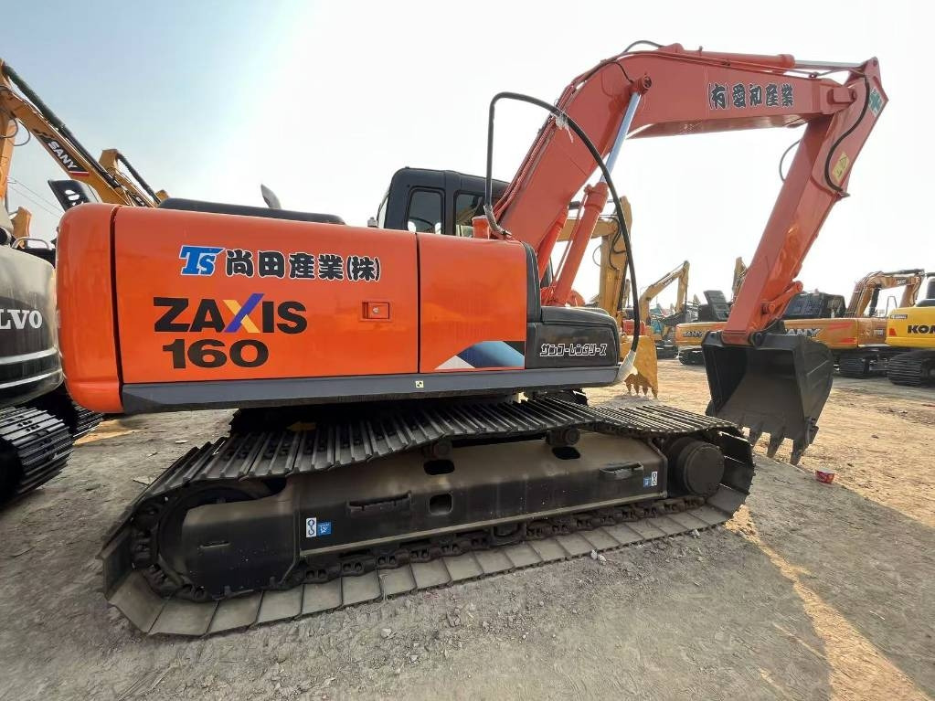 Hitachi ZX 160 - Crawler excavator: picture 1 Hitachi ZX 160 - Crawler excavator: picture 1