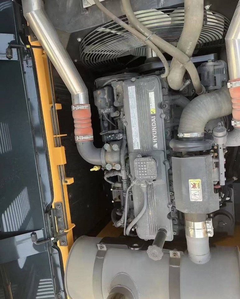 Hyundai 305LC - Crawler excavator: picture 4 Hyundai 305LC - Crawler excavator: picture 4