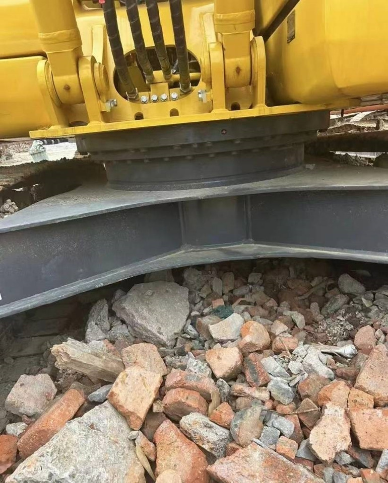 Crawler excavator Komatsu PC 110: picture 8