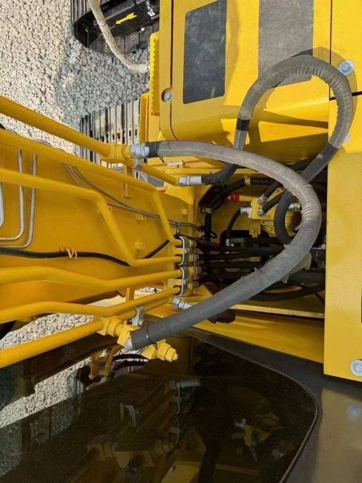 Crawler excavator Komatsu PC 130: picture 8