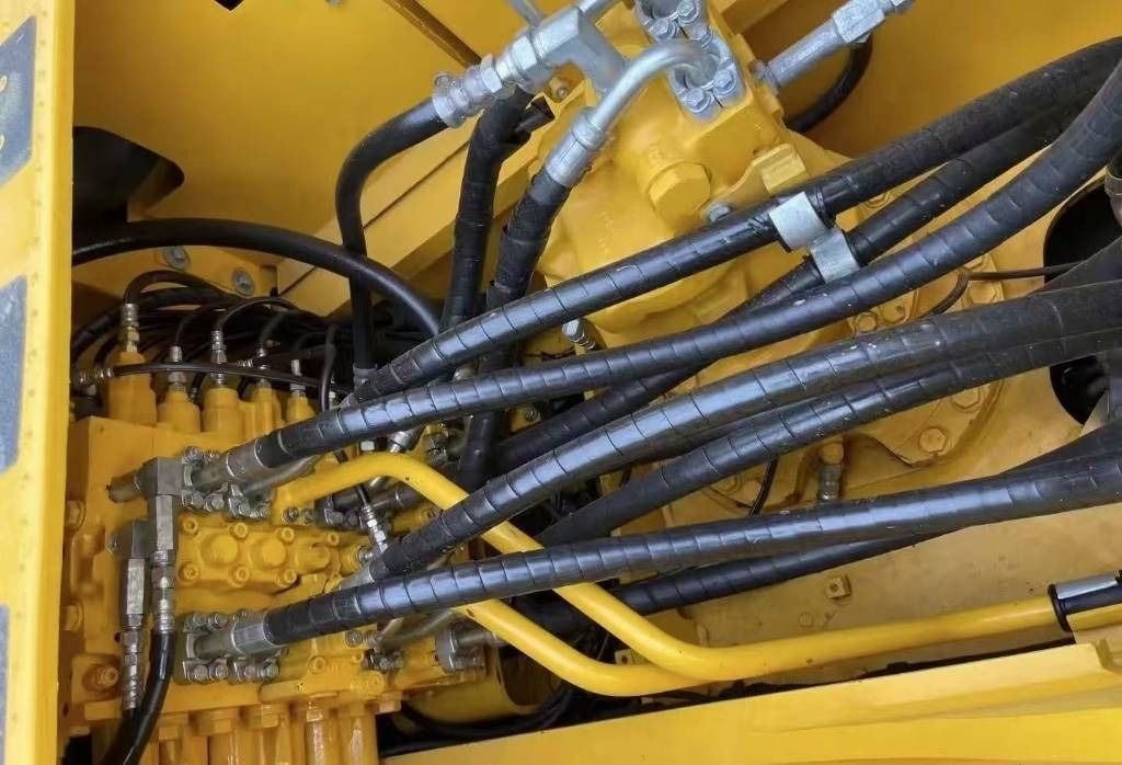 Komatsu PC 240 - Crawler excavator: picture 3 Komatsu PC 240 - Crawler excavator: picture 3