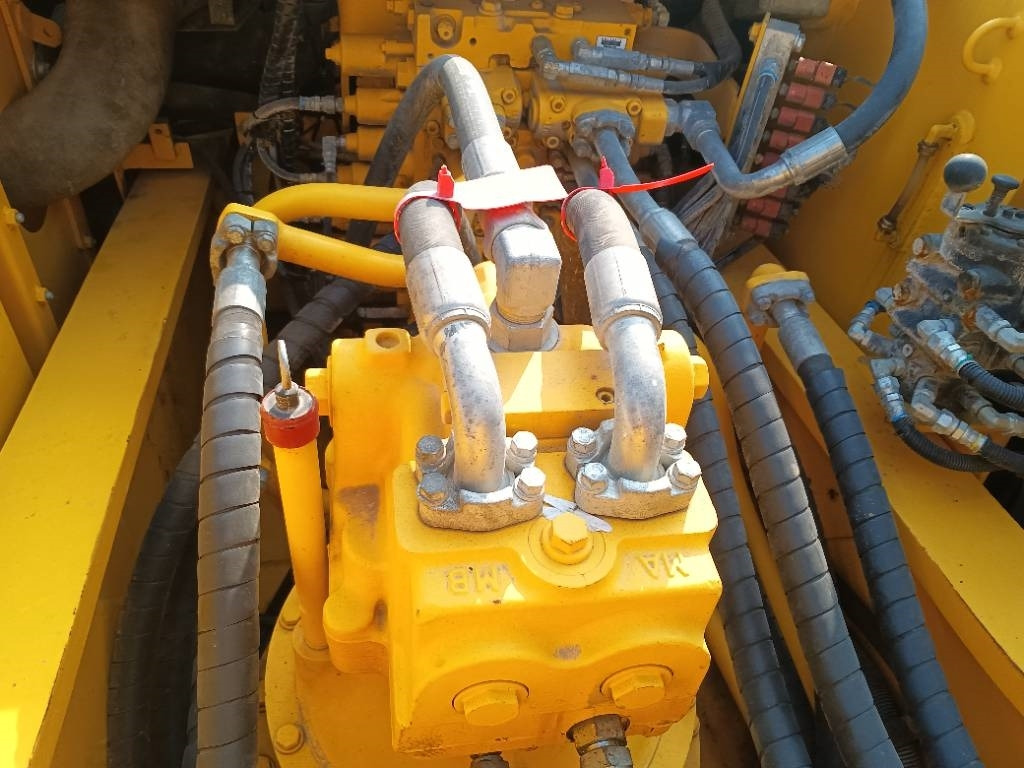 Crawler excavator Komatsu PC 350-7: picture 17