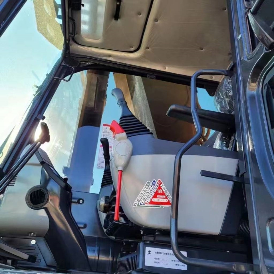 Komatsu PC 450 - Crawler excavator: picture 2 Komatsu PC 450 - Crawler excavator: picture 2