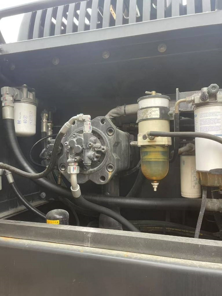 Volvo EC 350  - Crawler excavator: picture 5 Volvo EC 350  - Crawler excavator: picture 5