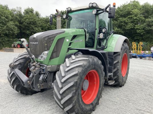 Fendt 824 VARIO SCR PROFI - Farm tractor: picture 2 Fendt 824 VARIO SCR PROFI - Farm tractor: picture 2