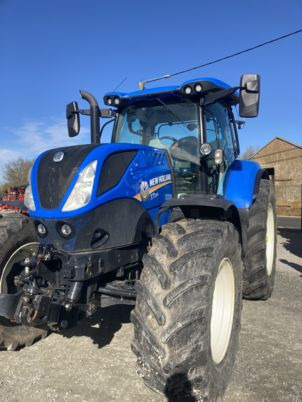 New Holland T7.210 - Farm tractor: picture 2 New Holland T7.210 - Farm tractor: picture 2