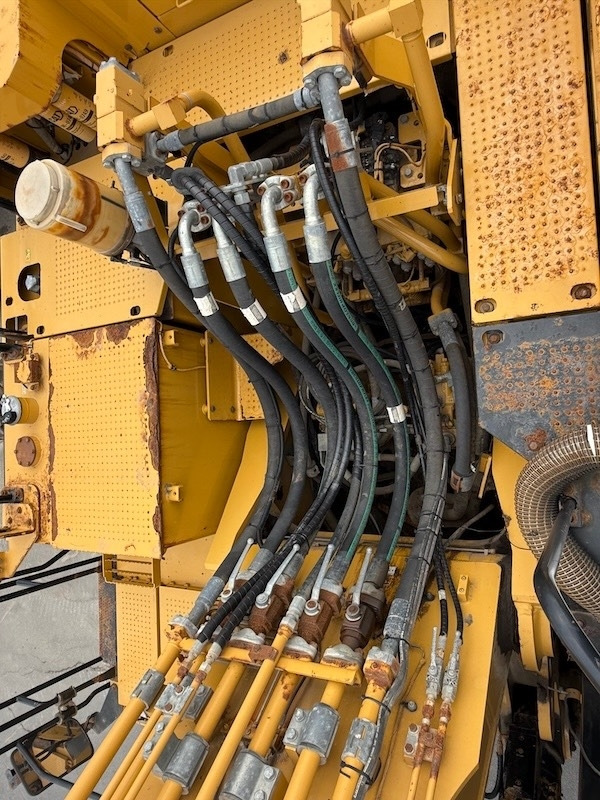 Crawler excavator CAT 374 F L: picture 24