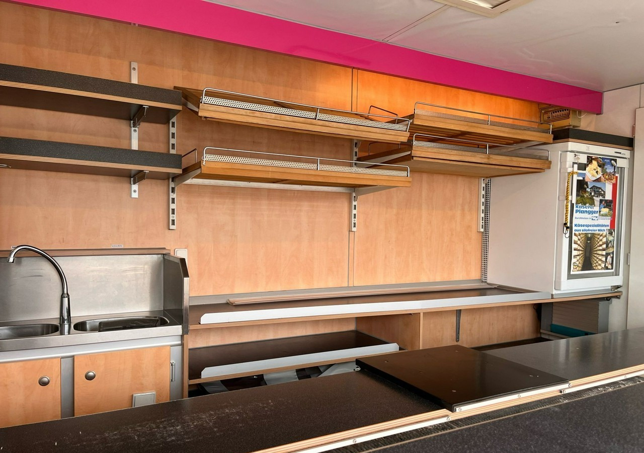 Fiat Ducato Ducato Autosklep Gastronomiczny Food Truck Foodtruck sklep Borco 200 - Vending truck: picture 3 Fiat Ducato Ducato Autosklep Gastronomiczny Food Truck Foodtruck sklep Borco 200 - Vending truck: picture 3