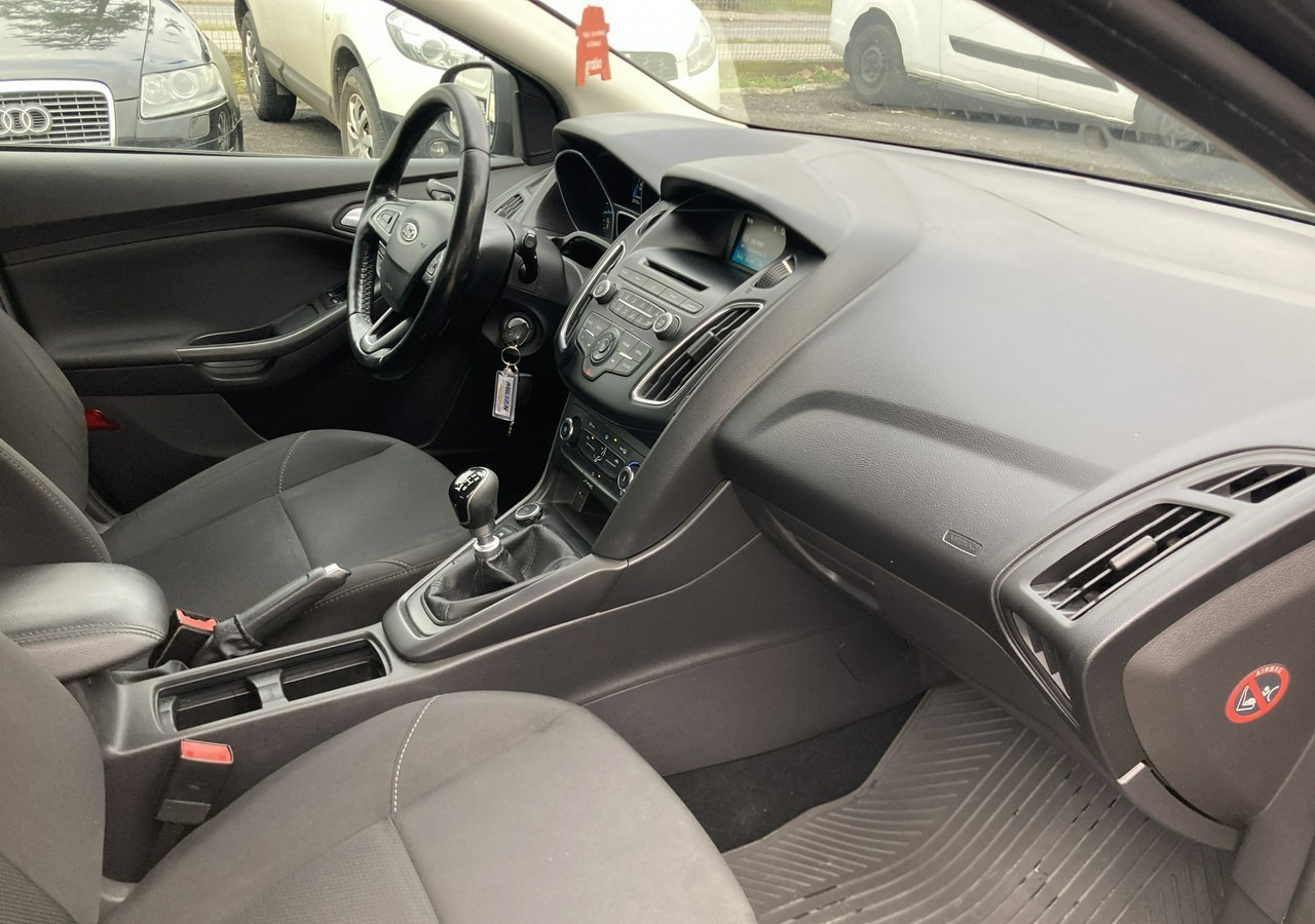 Ford Focus III Focus 1.0 EcoBoost Klima Salon PL 2015 - Hatchback: picture 4 Ford Focus III Focus 1.0 EcoBoost Klima Salon PL 2015 - Hatchback: picture 4