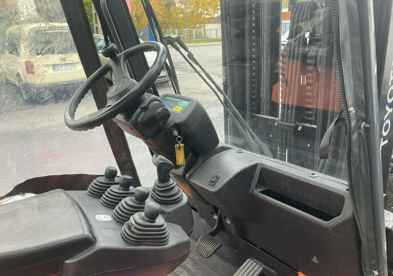 Inna Inny Toyota 7FBMF35 GOLD35 Wózek widłowy 2013 elektryczny - Electric forklift: picture 3 Inna Inny Toyota 7FBMF35 GOLD35 Wózek widłowy 2013 elektryczny - Electric forklift: picture 3