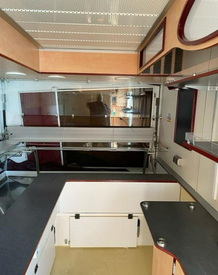 Renault Master Autosklep wędlin Gastronomiczny Food Truck Foodtruck sklep Klima Bor - Vending truck: picture 4 Renault Master Autosklep wędlin Gastronomiczny Food Truck Foodtruck sklep Klima Bor - Vending truck: picture 4