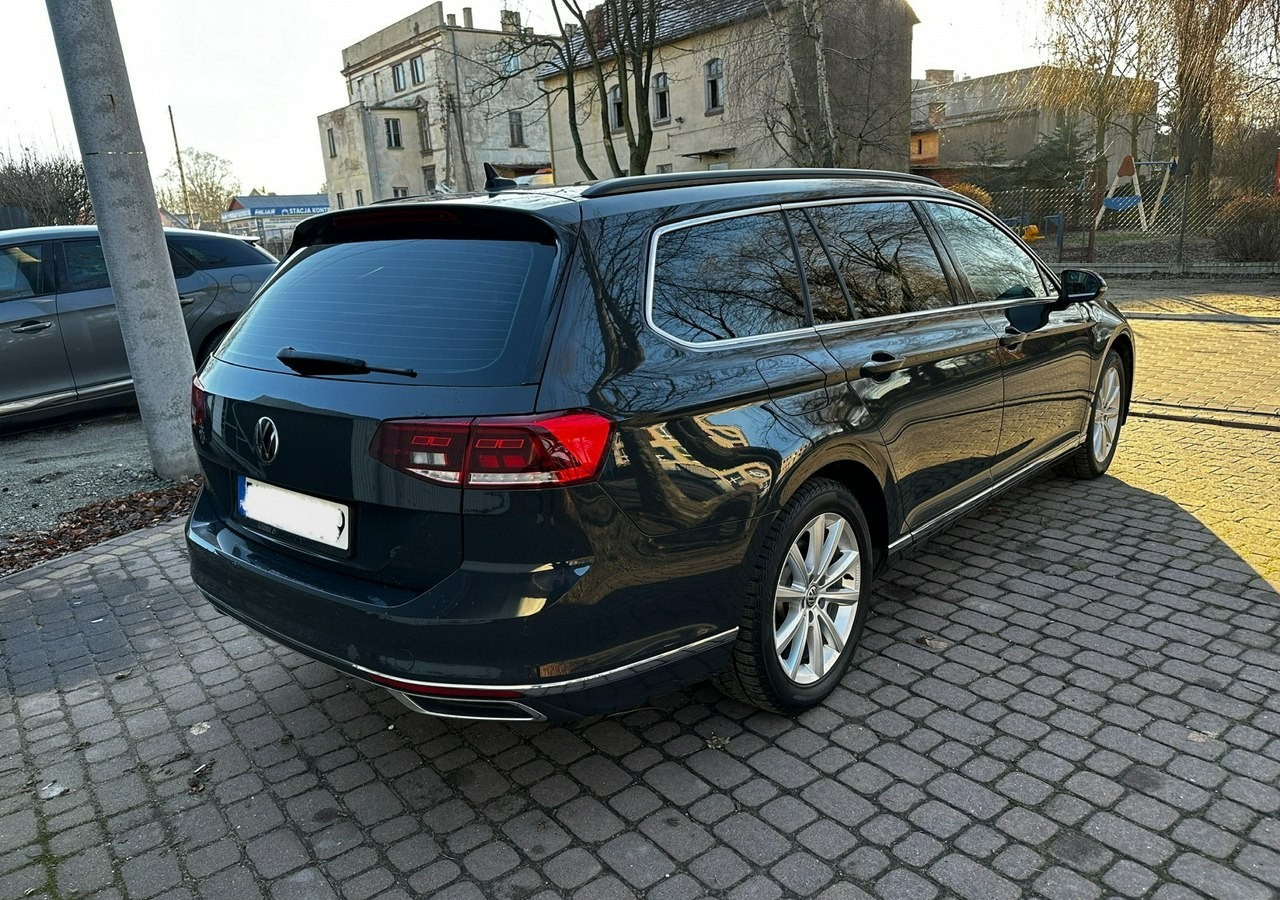 Volkswagen Passat B8 GTE 1.4TSI 218KM Hybryda Plug-in zasięg 50km Panorama*Navi*Skóra*FV2 - Car: picture 4 Volkswagen Passat B8 GTE 1.4TSI 218KM Hybryda Plug-in zasięg 50km Panorama*Navi*Skóra*FV2 - Car: picture 4