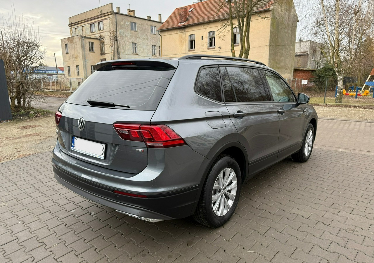 Volkswagen Tiguan II 1,4TSI 150KM 65tyśkm 7osobowy Comfort Tempomat ACC Klima Alu 2018 - Car: picture 4 Volkswagen Tiguan II 1,4TSI 150KM 65tyśkm 7osobowy Comfort Tempomat ACC Klima Alu 2018 - Car: picture 4
