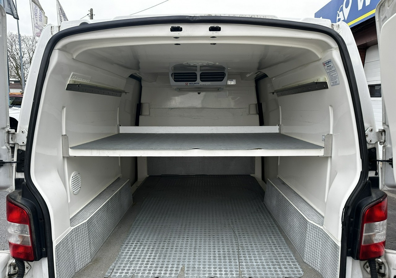 Volkswagen Transporter Transporter T5 LIFT 2.0-180 KM, DSG7 Chłodnia Konvekta Model 2012 - Refrigerated van: picture 2 Volkswagen Transporter Transporter T5 LIFT 2.0-180 KM, DSG7 Chłodnia Konvekta Model 2012 - Refrigerated van: picture 2