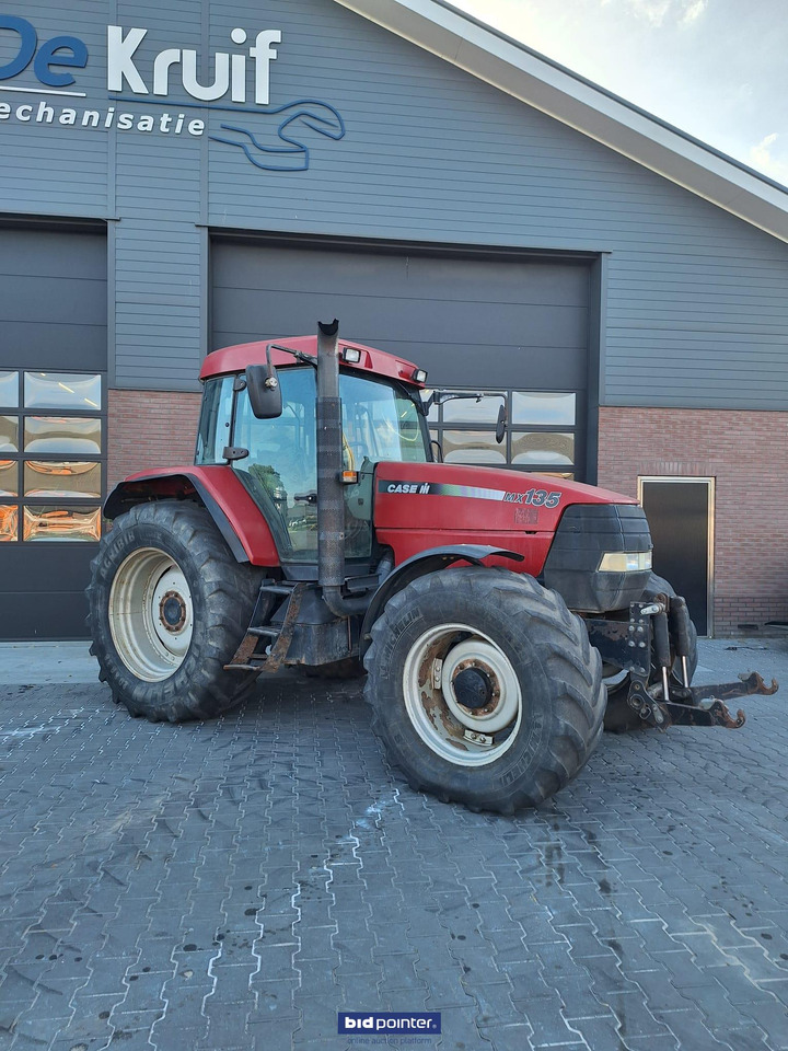 Case MX 135 - Farm tractor: picture 1 Case MX 135 - Farm tractor: picture 1