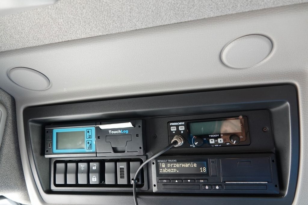 Refrigerator truck Renault D 280 / CHŁODNIA - 6,7 m / THERMO KING ES-600 MA Renault D 280 / CHŁODNIA - 6,7 m / THERMO KING ES-600 MA: picture 15