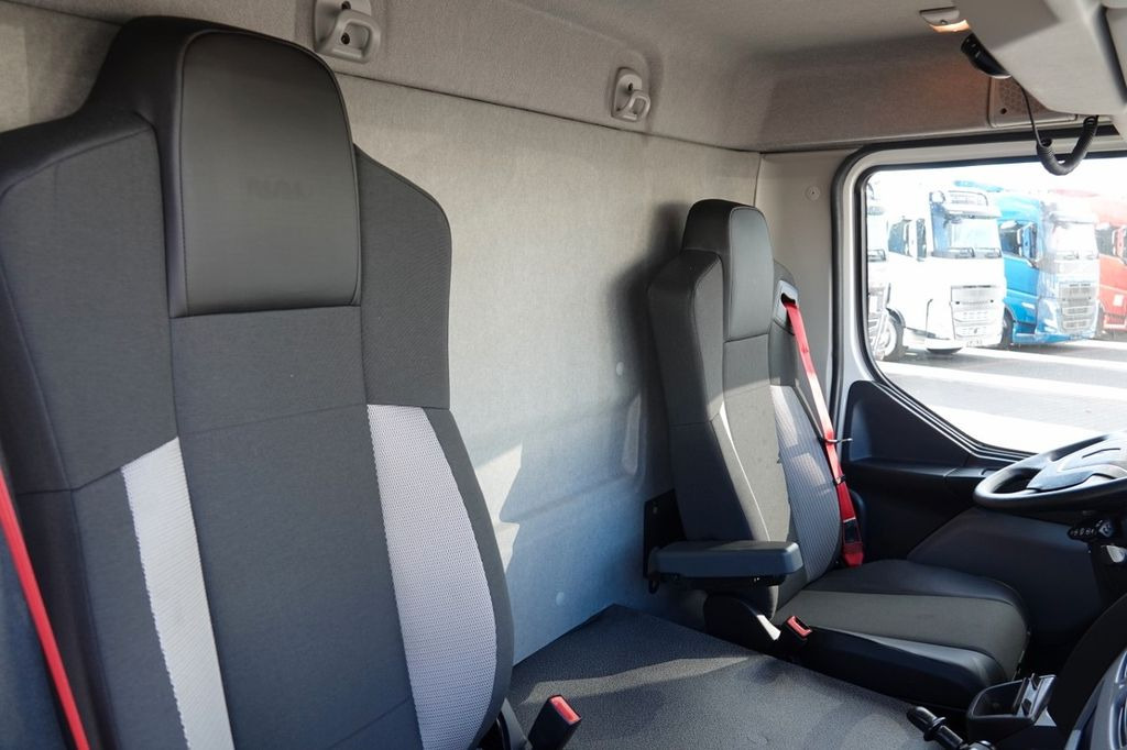 Refrigerator truck Renault D 280 / CHŁODNIA - 6,7 m / THERMO KING ES-600 MA Renault D 280 / CHŁODNIA - 6,7 m / THERMO KING ES-600 MA: picture 16