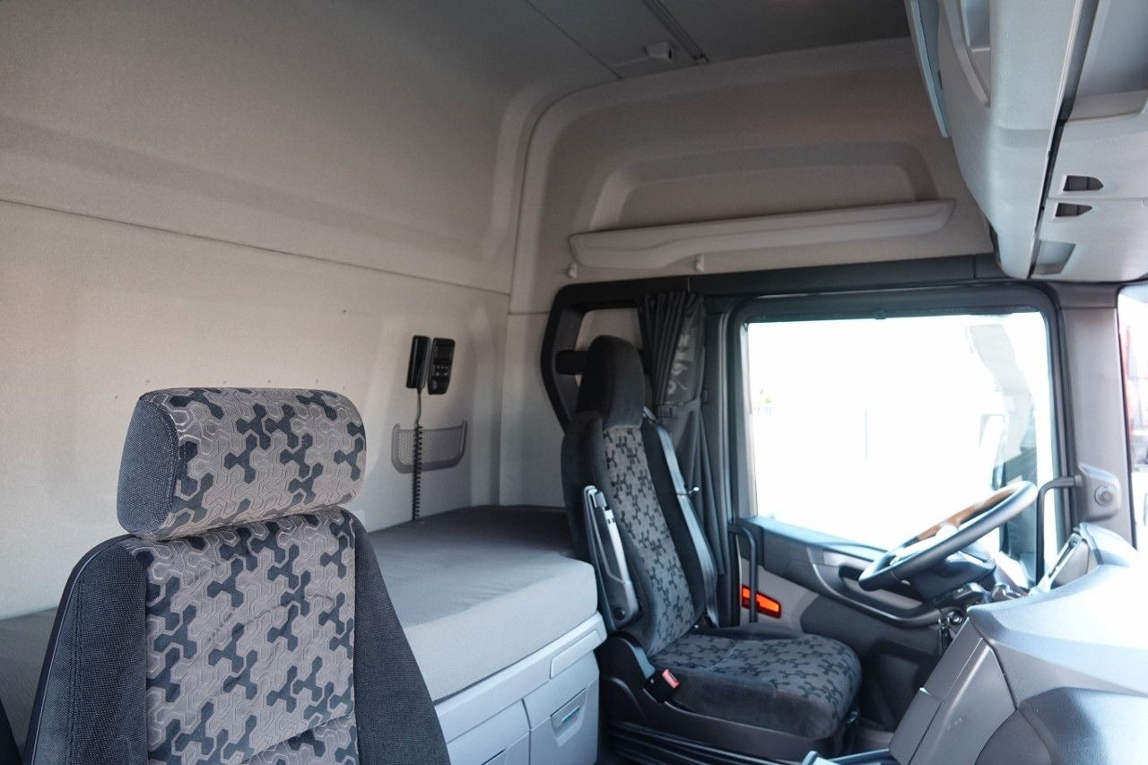 Tractor unit Scania R 450 / RETARDER / FULL AIRMATIC / HYDRAULIKA do: picture 17