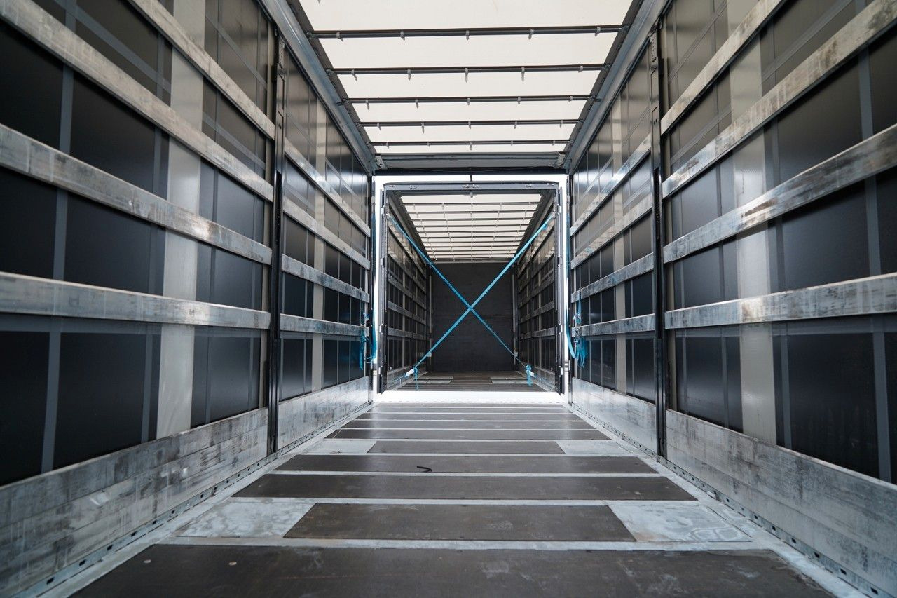 Curtainsider truck, Curtainsider trailer Volvo FH 500 /XXL / ZESTAW TANDEM PRZEJAZDOWY 120 M3 /: picture 9 Curtainsider truck, Curtainsider trailer Volvo FH 500 /XXL / ZESTAW TANDEM PRZEJAZDOWY 120 M3 /: picture 9