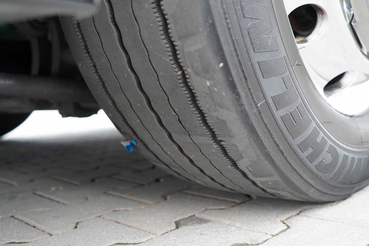 Curtainsider truck, Curtainsider trailer Volvo FH 500 /XXL / ZESTAW TANDEM PRZEJAZDOWY 120 M3 /: picture 11 Curtainsider truck, Curtainsider trailer Volvo FH 500 /XXL / ZESTAW TANDEM PRZEJAZDOWY 120 M3 /: picture 11