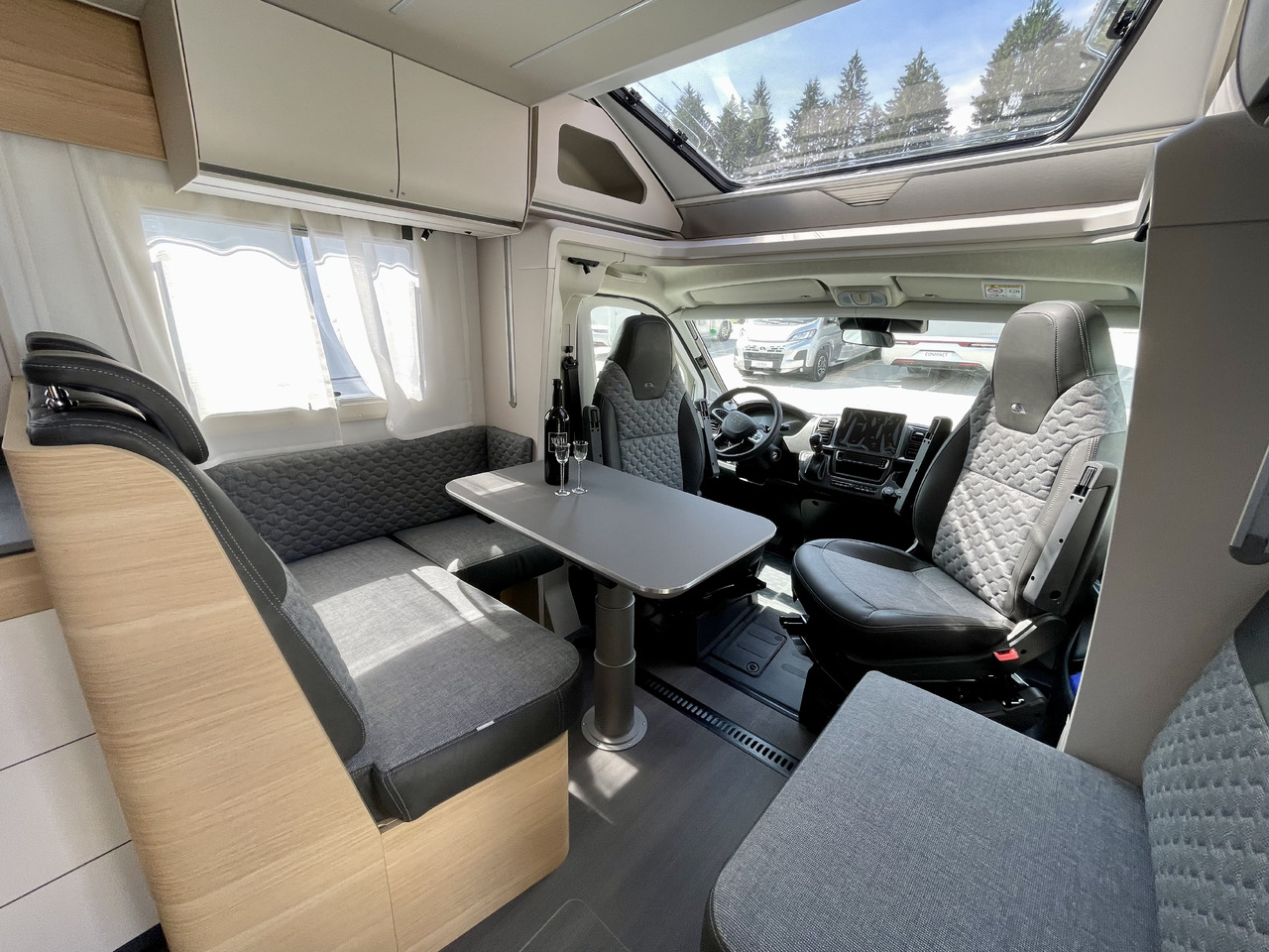 ADRIA Matrix axess 650SL - Semi-integrated motorhome: picture 5 ADRIA Matrix axess 650SL - Semi-integrated motorhome: picture 5