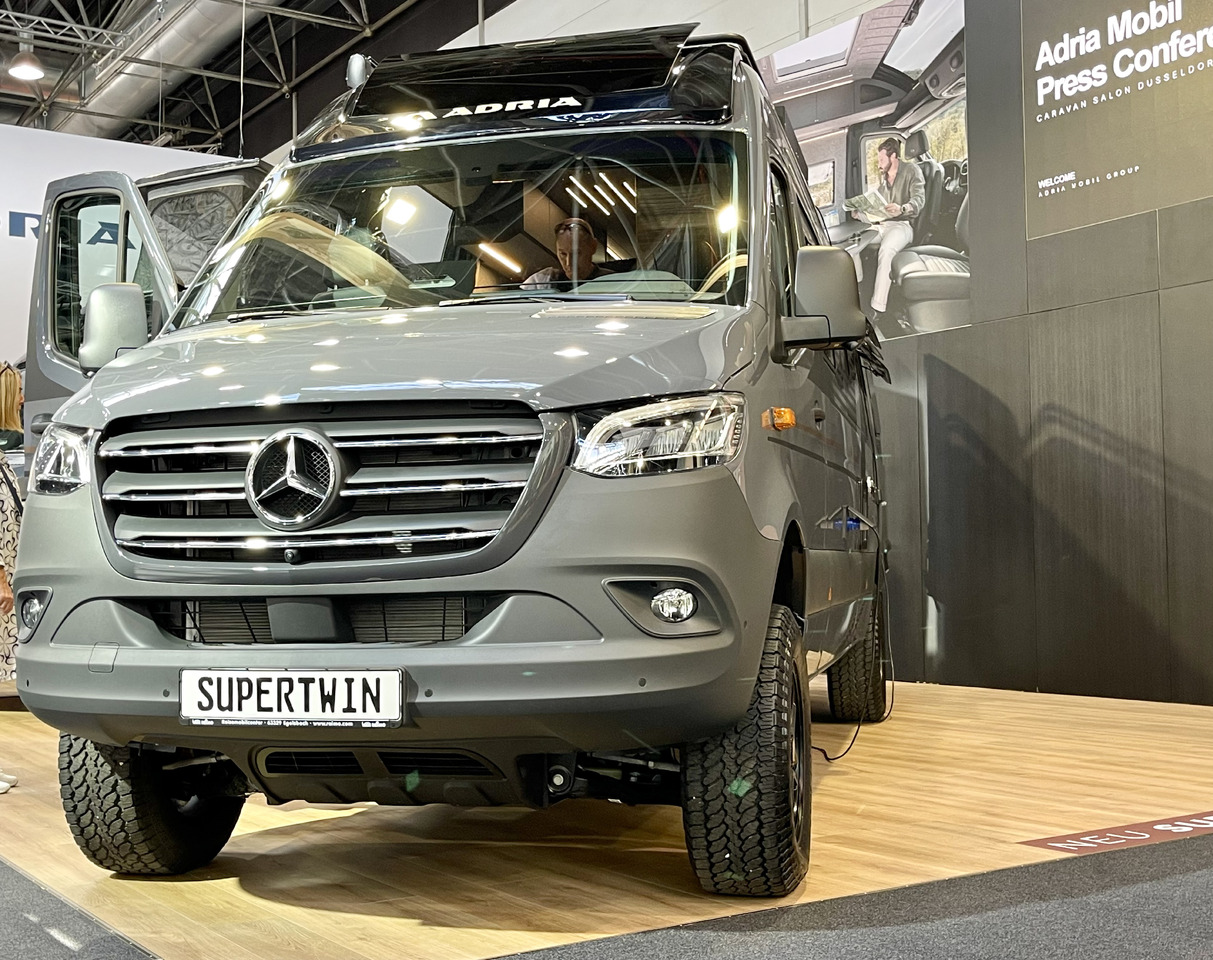 ADRIA Super Twin 700 SGX - Camper van: picture 2 ADRIA Super Twin 700 SGX - Camper van: picture 2