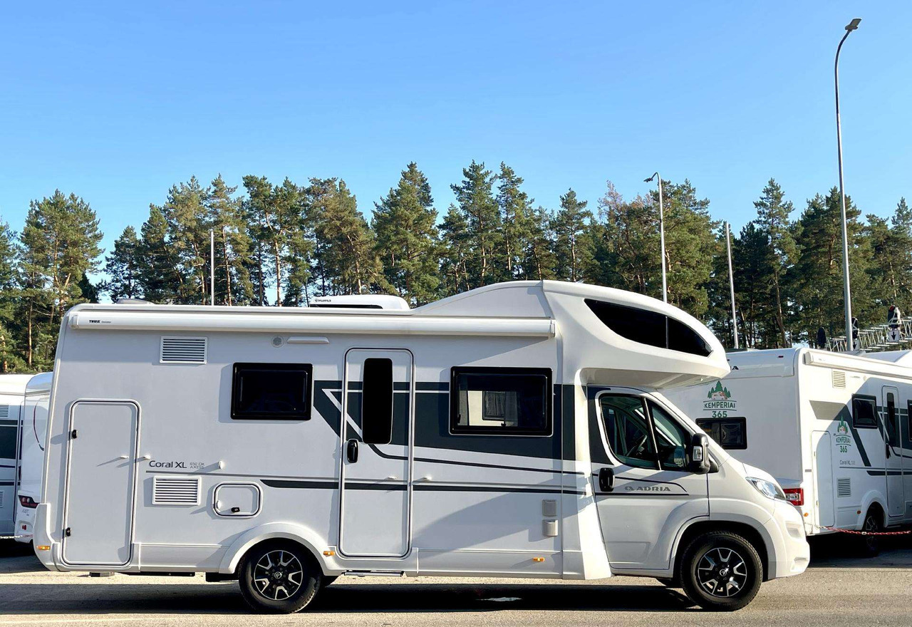 Adria Coral XL 650DK - Alcove motorhome: picture 2 Adria Coral XL 650DK - Alcove motorhome: picture 2