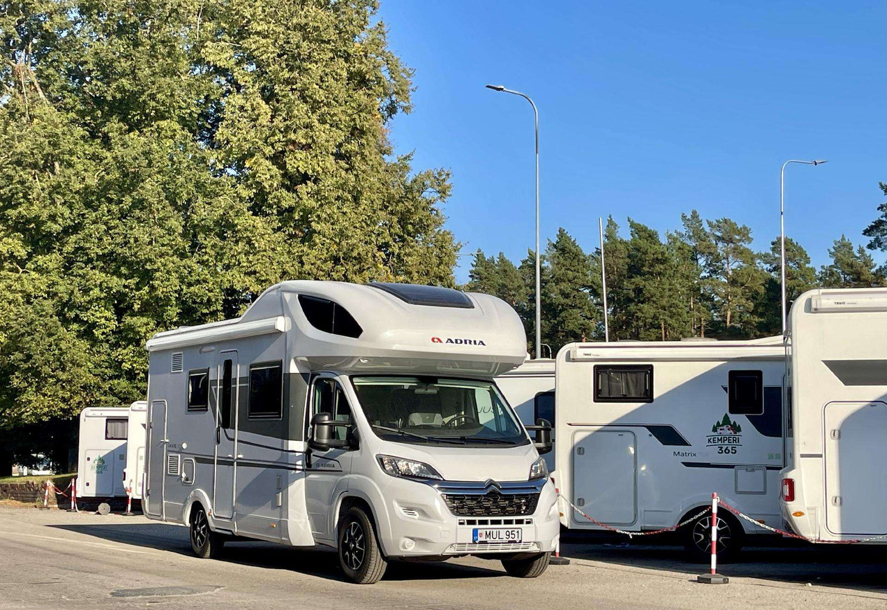 Adria Coral XL 650DK - Alcove motorhome: picture 1 Adria Coral XL 650DK - Alcove motorhome: picture 1