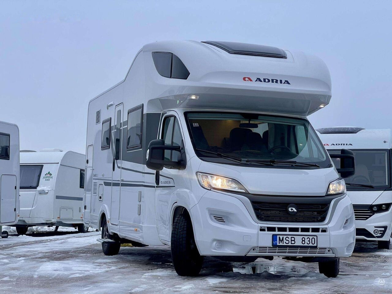 Adria CoralXL FIAT Aut. - Alcove motorhome: picture 4 Adria CoralXL FIAT Aut. - Alcove motorhome: picture 4