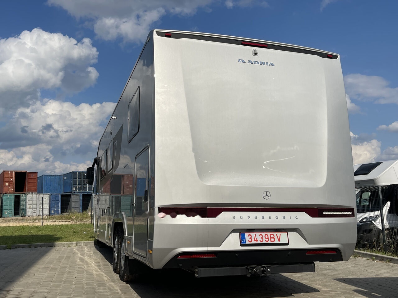 Adria Super Sonic 890LC - Integrated motorhome: picture 4 Adria Super Sonic 890LC - Integrated motorhome: picture 4