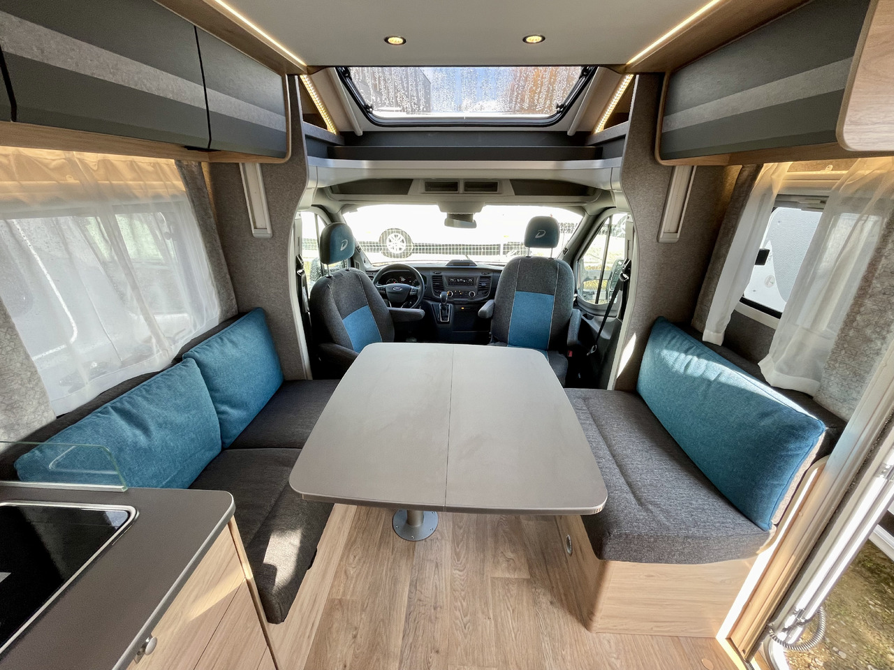 Dethleffs Just Go T7055 EBL - Semi-integrated motorhome: picture 4 Dethleffs Just Go T7055 EBL - Semi-integrated motorhome: picture 4