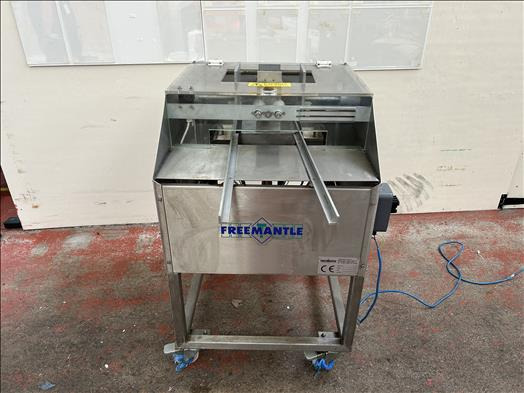 Freemantle 2FS Two flap sealer - Packaging machinery: picture 1 Freemantle 2FS Two flap sealer - Packaging machinery: picture 1