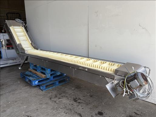 NNP Flighted elevator conveyor - Conveyor: picture 2 NNP Flighted elevator conveyor - Conveyor: picture 2