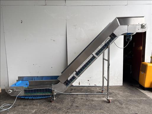 NNP Flighted elevator conveyor - Conveyor: picture 1 NNP Flighted elevator conveyor - Conveyor: picture 1