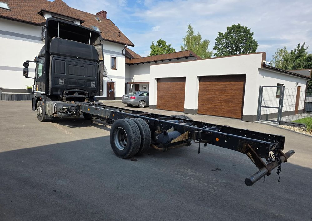 Iveco EUROCARGO 160E28  RAMA DO ZABUDOWY/  LAWETA / MANUAL / - Curtainsider truck: picture 4 Iveco EUROCARGO 160E28  RAMA DO ZABUDOWY/  LAWETA / MANUAL / - Curtainsider truck: picture 4