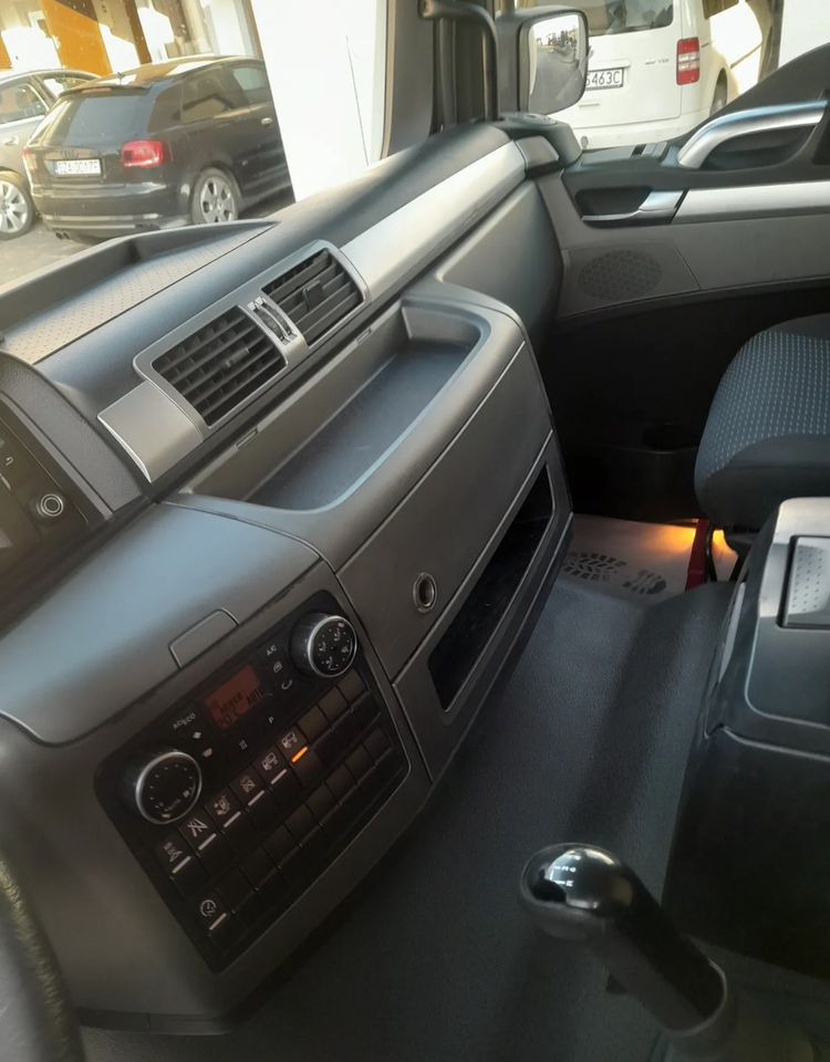 MAN TGL 12.250 NAUKA JAZDY / ELKA / L / MANUAL 8 / - Curtainsider truck: picture 3 MAN TGL 12.250 NAUKA JAZDY / ELKA / L / MANUAL 8 / - Curtainsider truck: picture 3