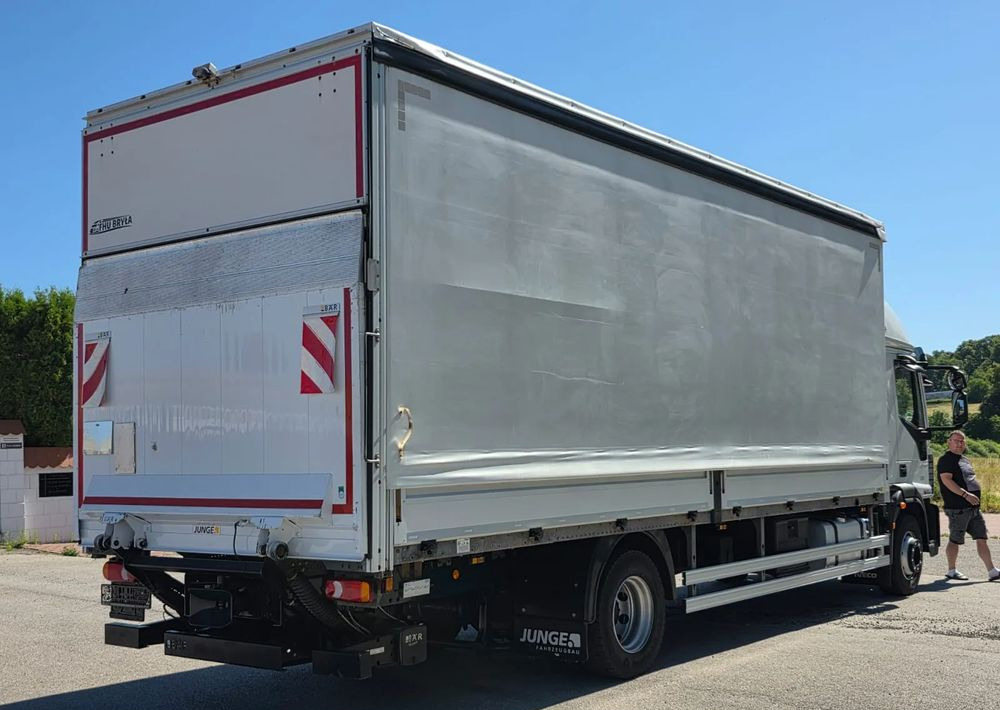 Iveco EUROCARGO 160E320/FIRANKA/WINDA/AUTOMAT/NISKI PRZEBIEG/E6/SPROWADZONY/PIERWSZY WŁAŚCICIEL - Curtainsider truck: picture 5 Iveco EUROCARGO 160E320/FIRANKA/WINDA/AUTOMAT/NISKI PRZEBIEG/E6/SPROWADZONY/PIERWSZY WŁAŚCICIEL - Curtainsider truck: picture 5
