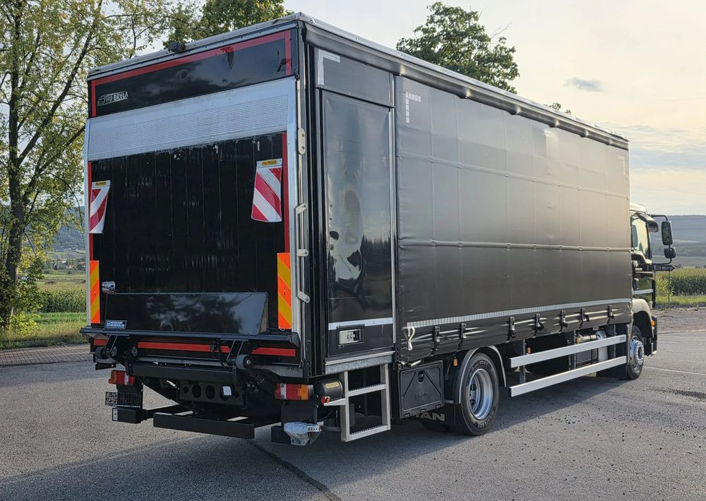 MAN TGM 12.290 / 15.290 / E6/ FIRANKA /BOCZNE DRZWI / BURTO-FIRANKA / 18PALET / WINDA / NISKI PRZEBIEG / 2018/ CAŁY NA PODUSZKACH / SERWISOWANY - Curtainsider truck: picture 5 MAN TGM 12.290 / 15.290 / E6/ FIRANKA /BOCZNE DRZWI / BURTO-FIRANKA / 18PALET / WINDA / NISKI PRZEBIEG / 2018/ CAŁY NA PODUSZKACH / SERWISOWANY - Curtainsider truck: picture 5