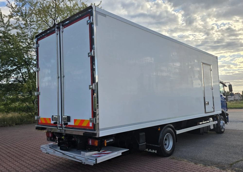 MAN TGM 15.250 / CHŁODNIA / WINDA / 2018 ROK / 230 TYŚ KM / AUTOMAT / SPROWADZONY / E6 / 18 EUROPALET/ - Refrigerator truck: picture 5 MAN TGM 15.250 / CHŁODNIA / WINDA / 2018 ROK / 230 TYŚ KM / AUTOMAT / SPROWADZONY / E6 / 18 EUROPALET/ - Refrigerator truck: picture 5