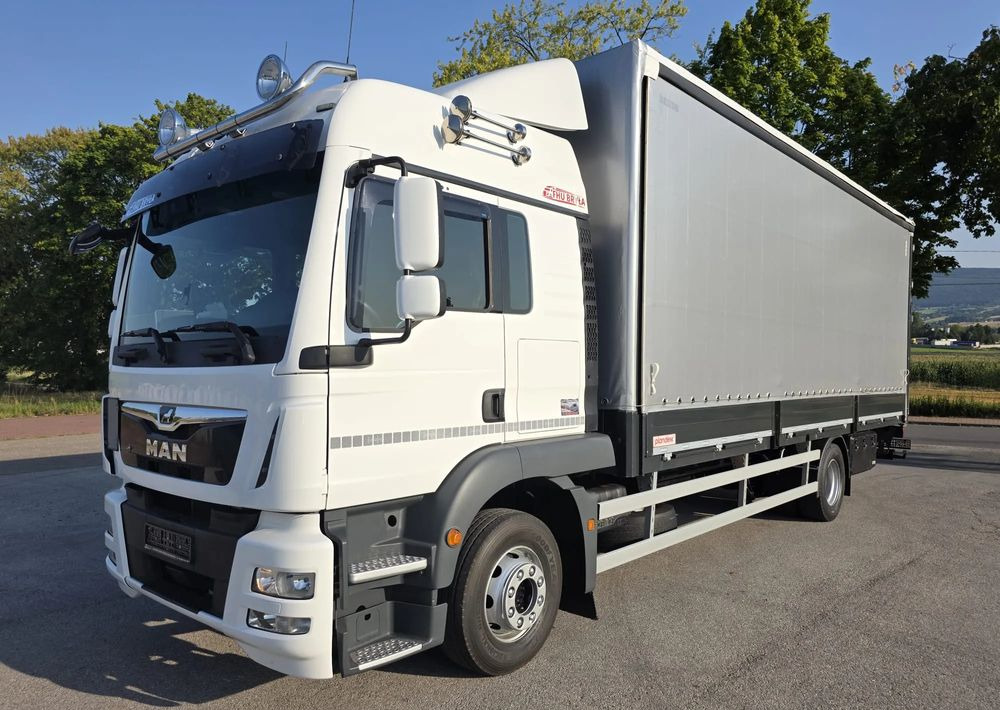 MAN TGM 15.290 / BURTO-FIRANKA / CAŁY NA PODUSZKACH /KLIMA POSTOJOWA / 2018R / NISKI PRZEBIEG / 18 PALET / E6 / JAK NOWY / WINDA / - Curtainsider truck: picture 1 MAN TGM 15.290 / BURTO-FIRANKA / CAŁY NA PODUSZKACH /KLIMA POSTOJOWA / 2018R / NISKI PRZEBIEG / 18 PALET / E6 / JAK NOWY / WINDA / - Curtainsider truck: picture 1