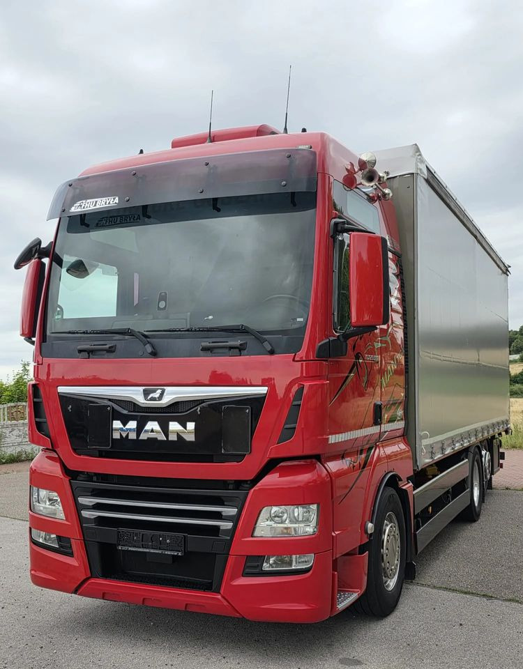 MAN TGX 26.500 / ALUMINIOWE FELGI / LIFT / 6X2 / KLIMA POSTOJOWA / 18PALET / E6 / FIRANKA / 17 TON ŁADOWNOŚĆ / WINDA / NISKI PRZEBIEG / JEDEN WŁAŚCICIEL / PODWIESZANA OŚ - Curtainsider truck: picture 4 MAN TGX 26.500 / ALUMINIOWE FELGI / LIFT / 6X2 / KLIMA POSTOJOWA / 18PALET / E6 / FIRANKA / 17 TON ŁADOWNOŚĆ / WINDA / NISKI PRZEBIEG / JEDEN WŁAŚCICIEL / PODWIESZANA OŚ - Curtainsider truck: picture 4