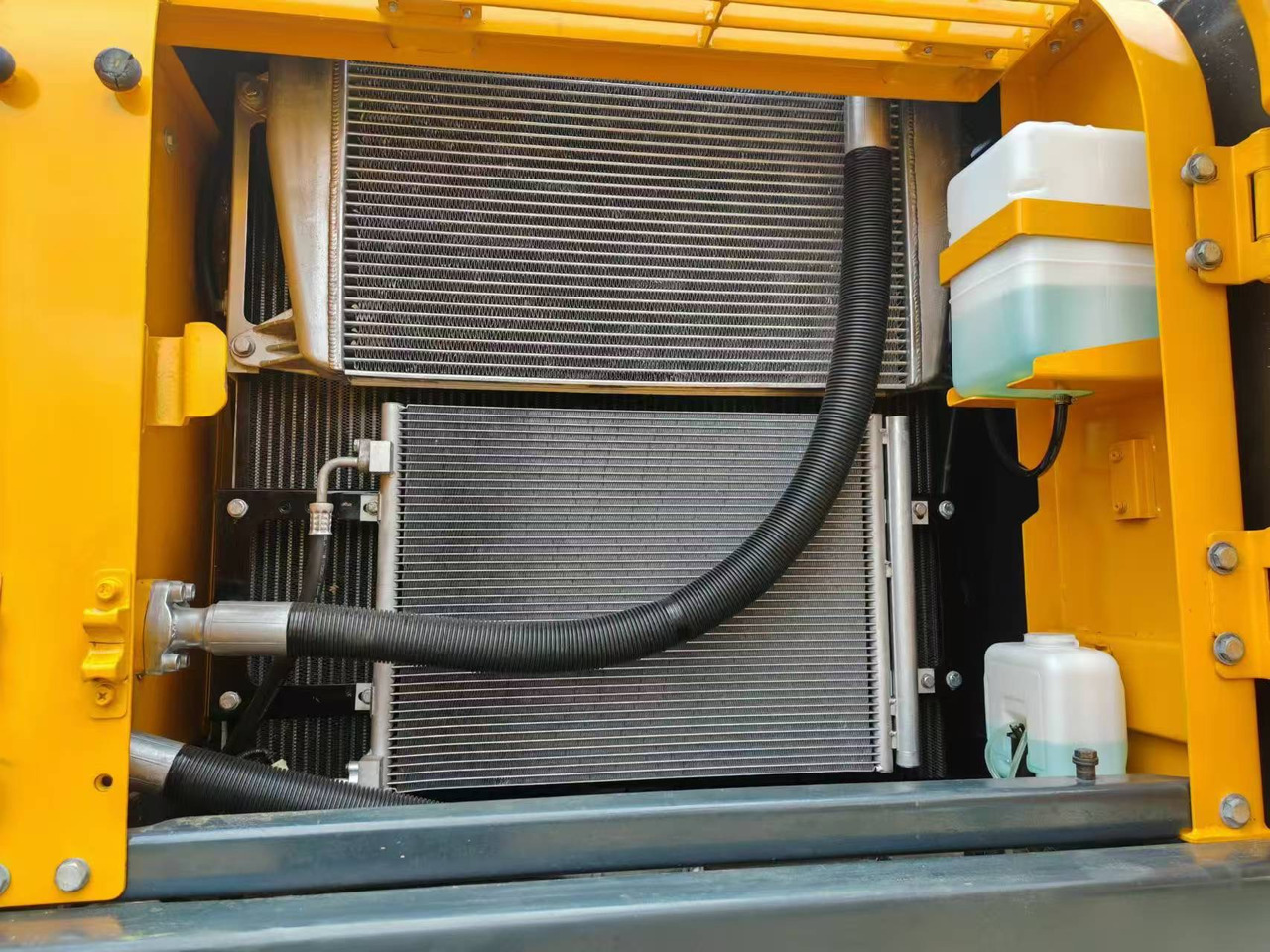 Crawler excavator Hyundai Hyundai 220 LC-9 S: picture 8