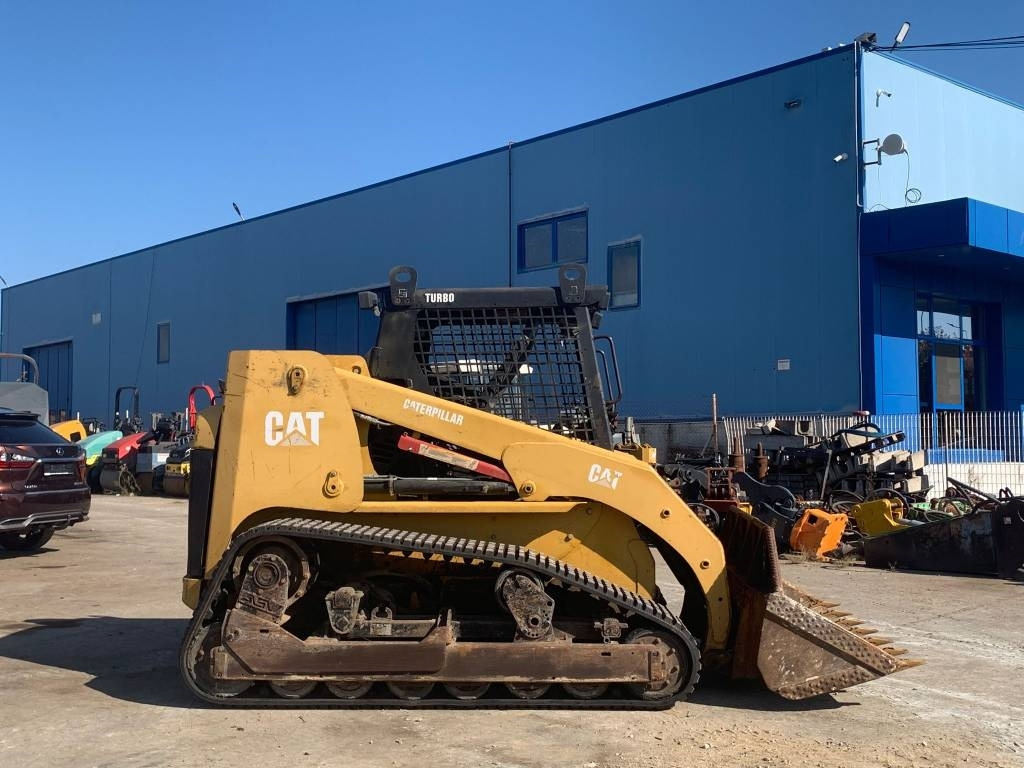 CAT 277 - Skid steer loader: picture 3 CAT 277 - Skid steer loader: picture 3