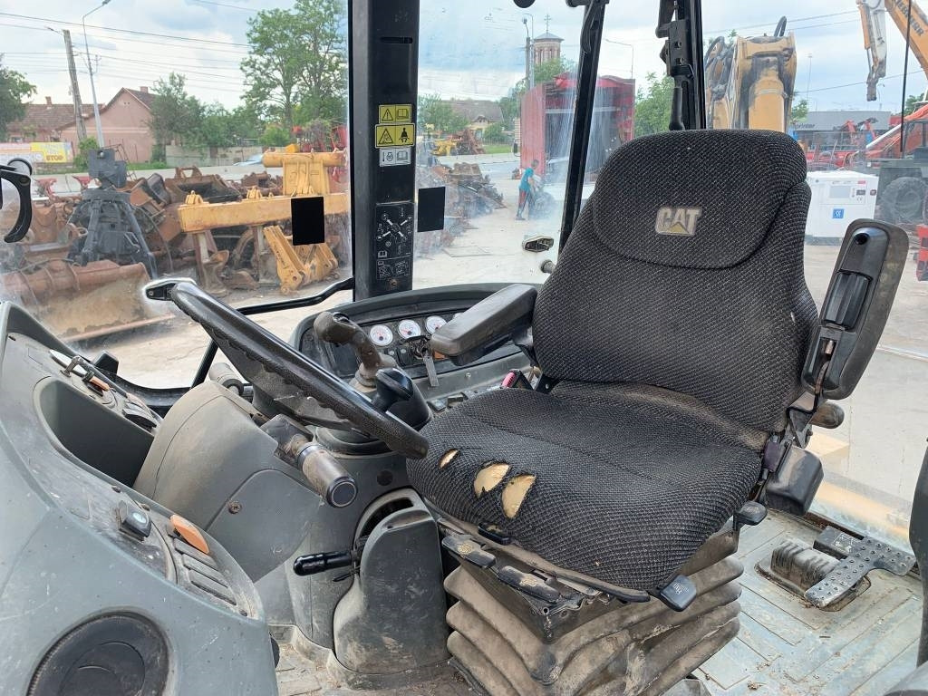 Backhoe loader CAT 442 D: picture 8