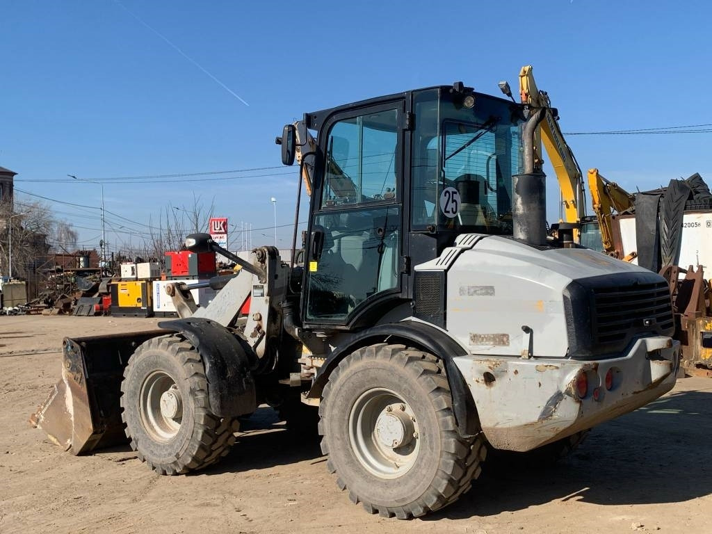 CAT 908H - Wheel loader: picture 3 CAT 908H - Wheel loader: picture 3