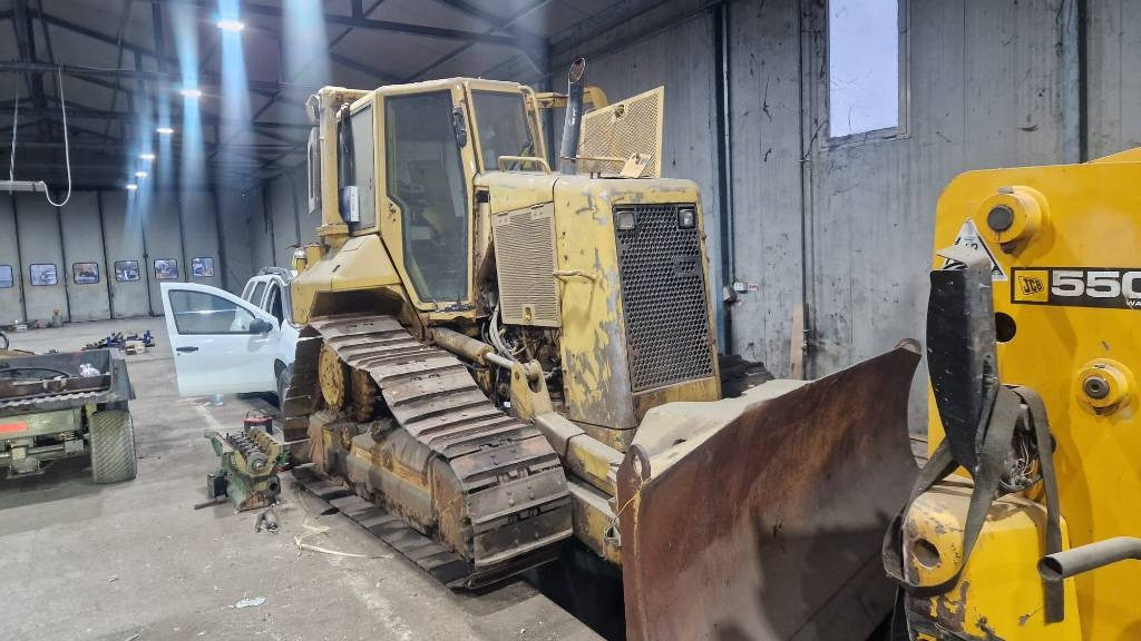 CAT D5 FOR PARTS  - Bulldozer: picture 1 CAT D5 FOR PARTS  - Bulldozer: picture 1