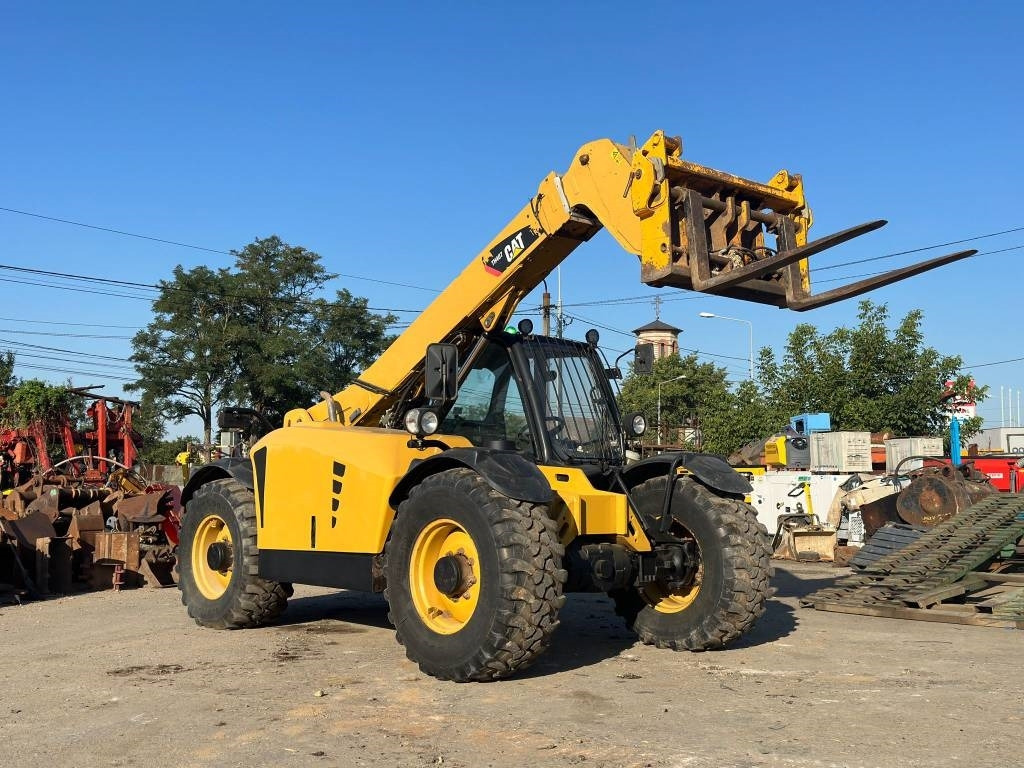 CAT TH407AG - Telescopic handler: picture 2 CAT TH407AG - Telescopic handler: picture 2