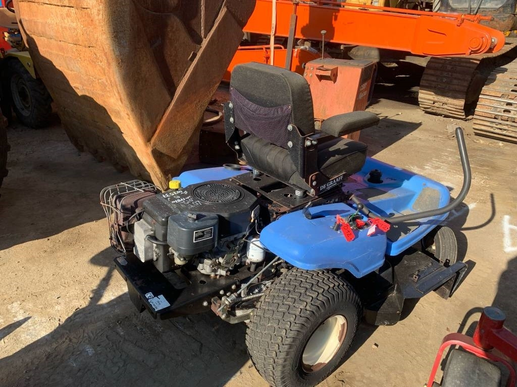 Dixon ZTR4421 - Garden mower: picture 4 Dixon ZTR4421 - Garden mower: picture 4