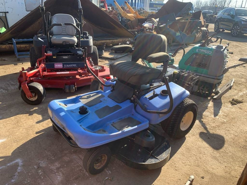 Dixon ZTR4421 - Garden mower: picture 1 Dixon ZTR4421 - Garden mower: picture 1